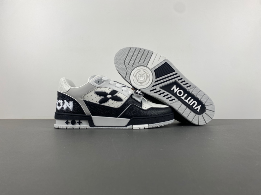 Louis Vuitton LV trainer black white
