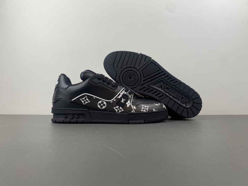 Louis Vuitton LV trainer all black white