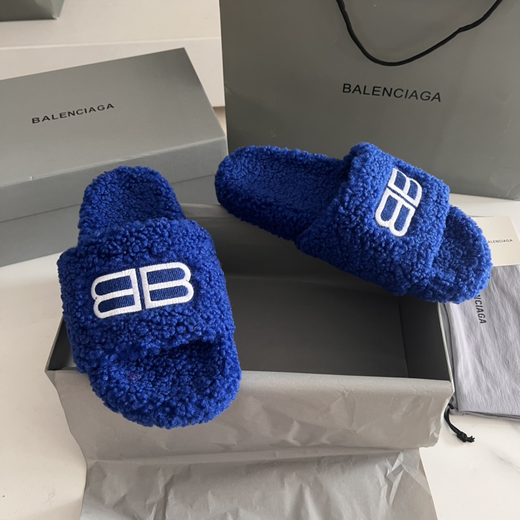 Balenciaga slides blue 19123082