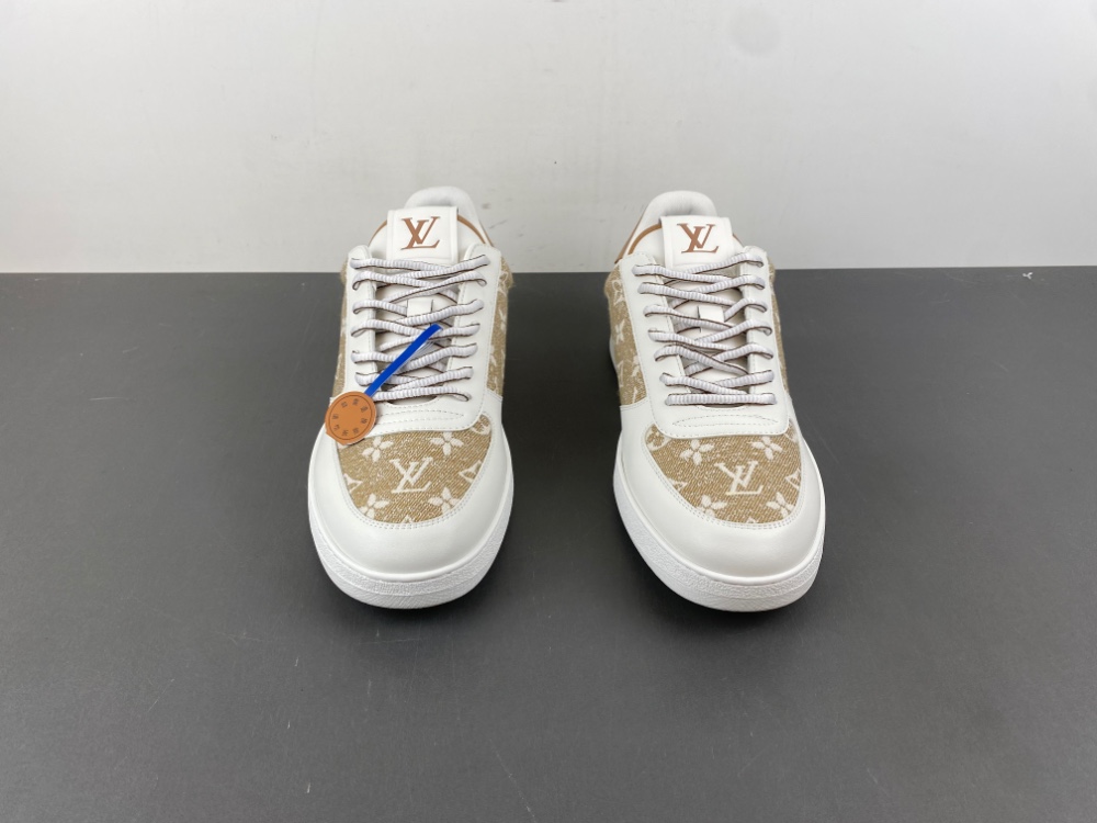 Louis Vuitton trainer white