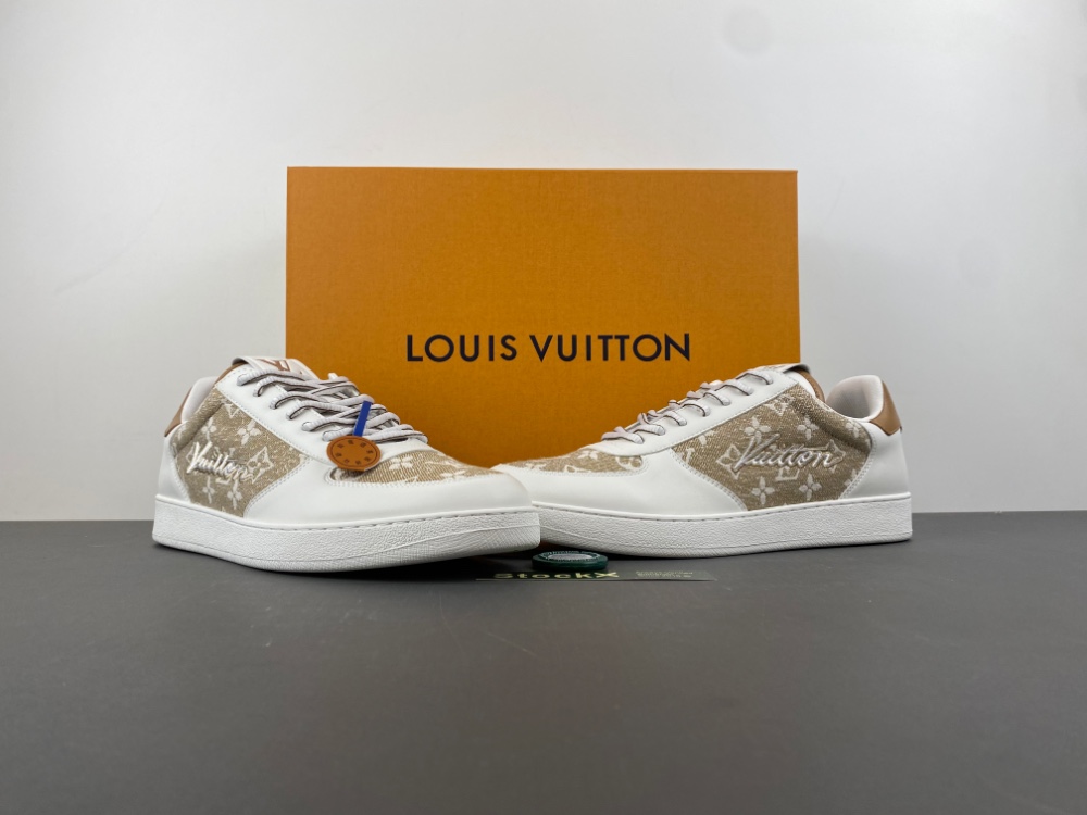Louis Vuitton trainer white