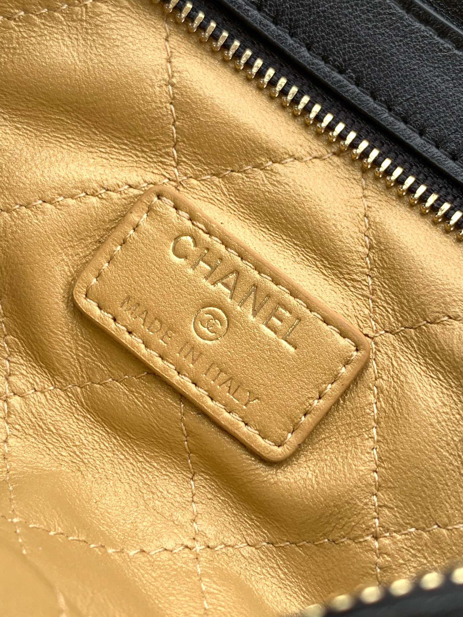 Channel black bag 83123226 14x24x5cm