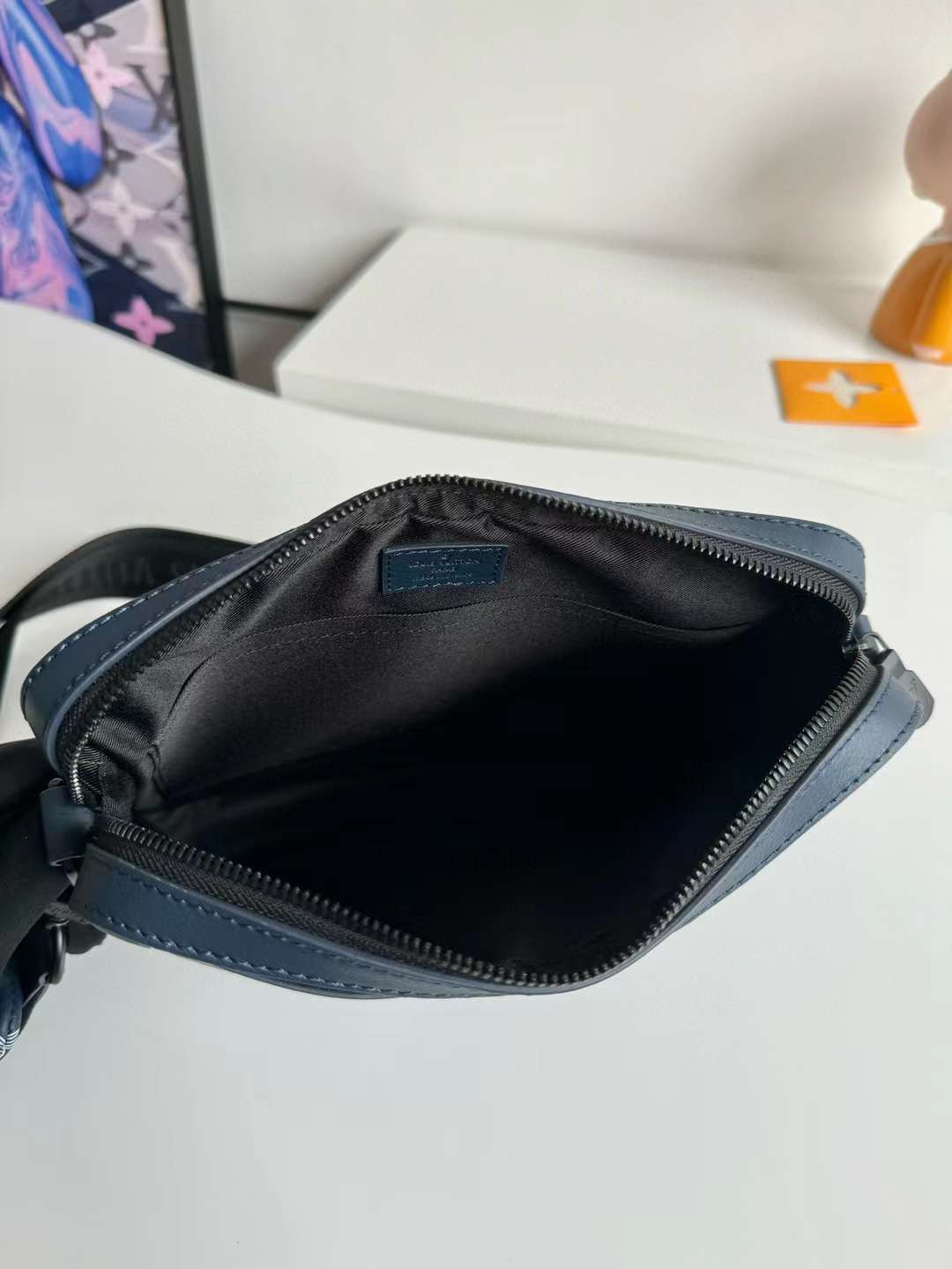 L0UlS VUlTT0N Trio Messenger G65 M24753