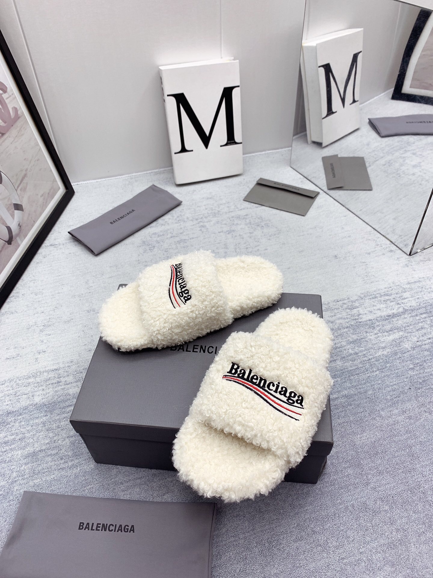 Balenciaga slides white