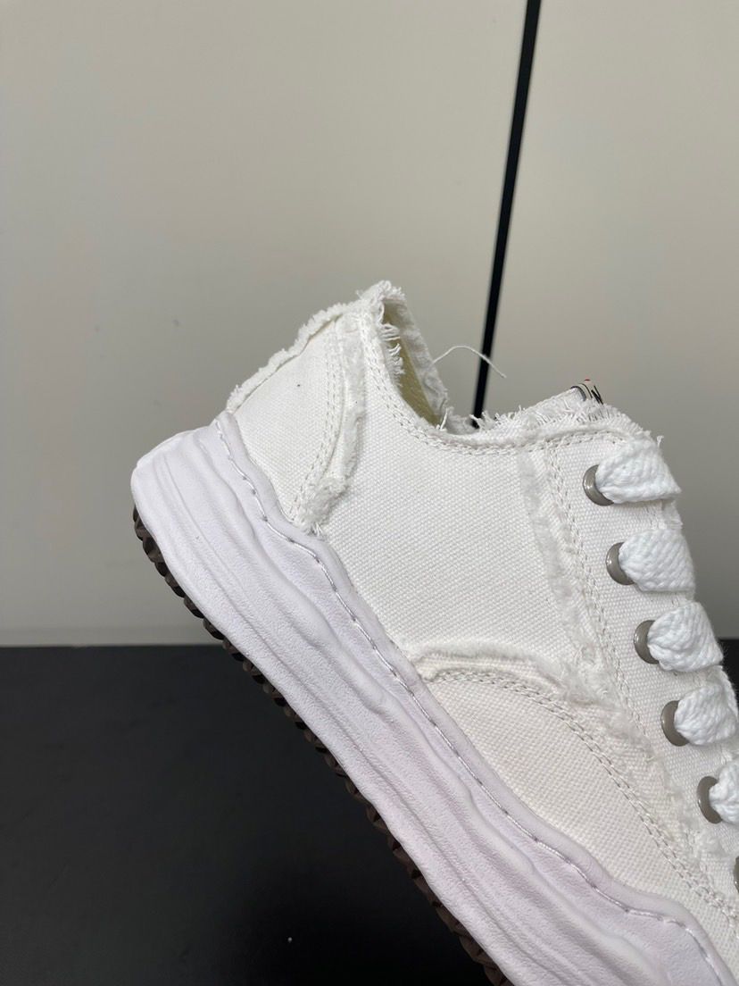 Maison Mihara Yasuhiro "HANK" VLOG Sole Canvas Low-top Sneaker