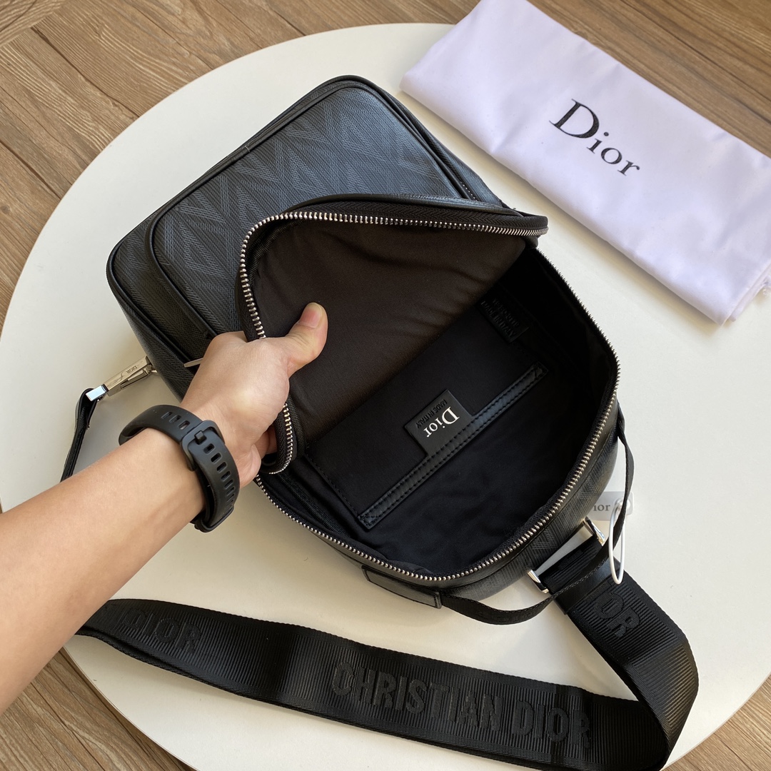 Dior Men Bags 35123116 （21×32×10cm)