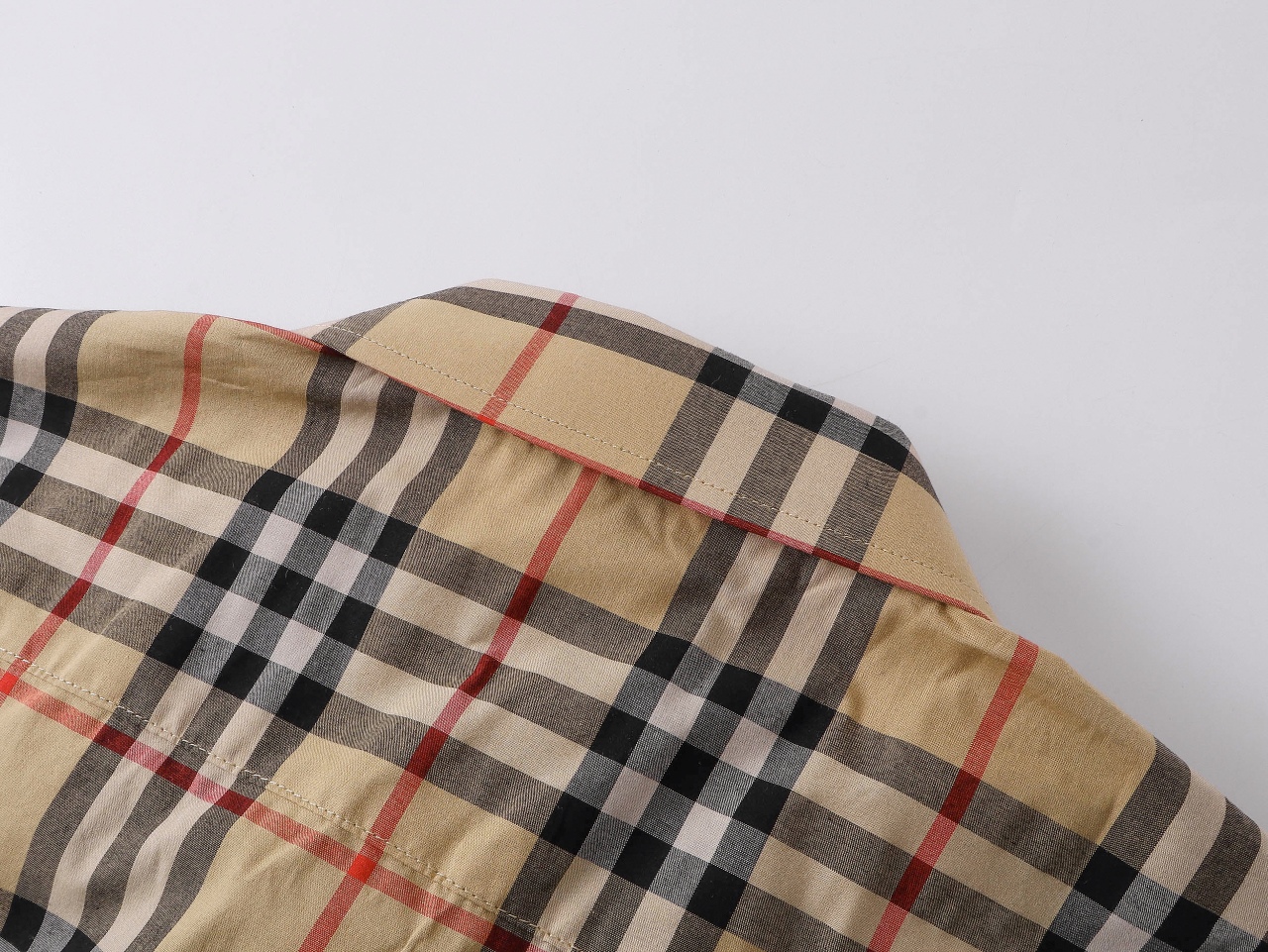 Burberry Khaki shirt LD00110