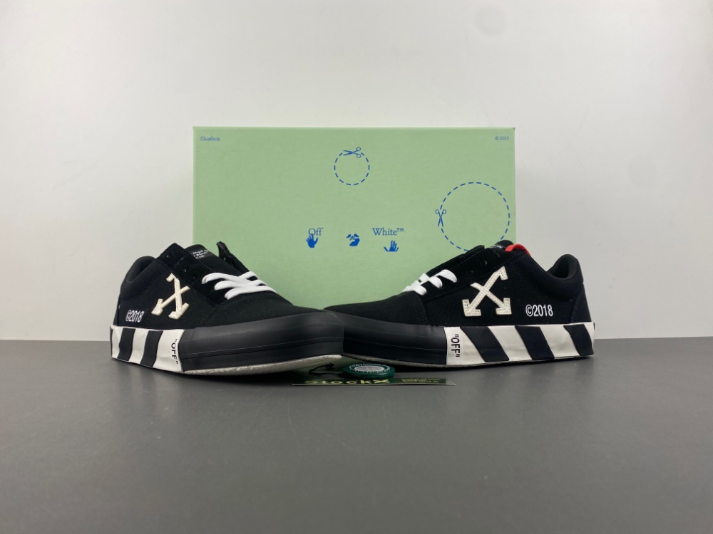 Off-White c/o Virgil Abloh Vulc Low Top black