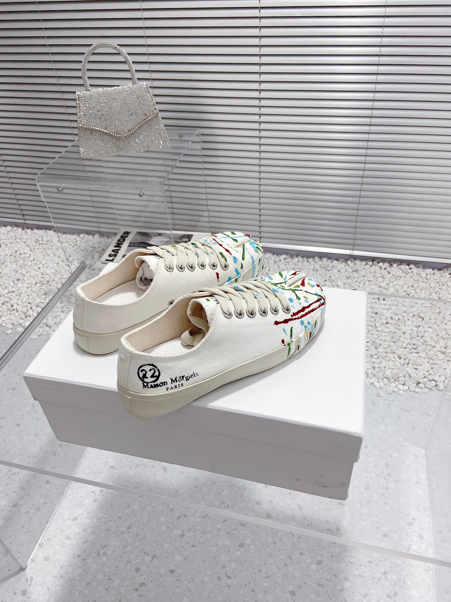 Maison Margiela Tabi white