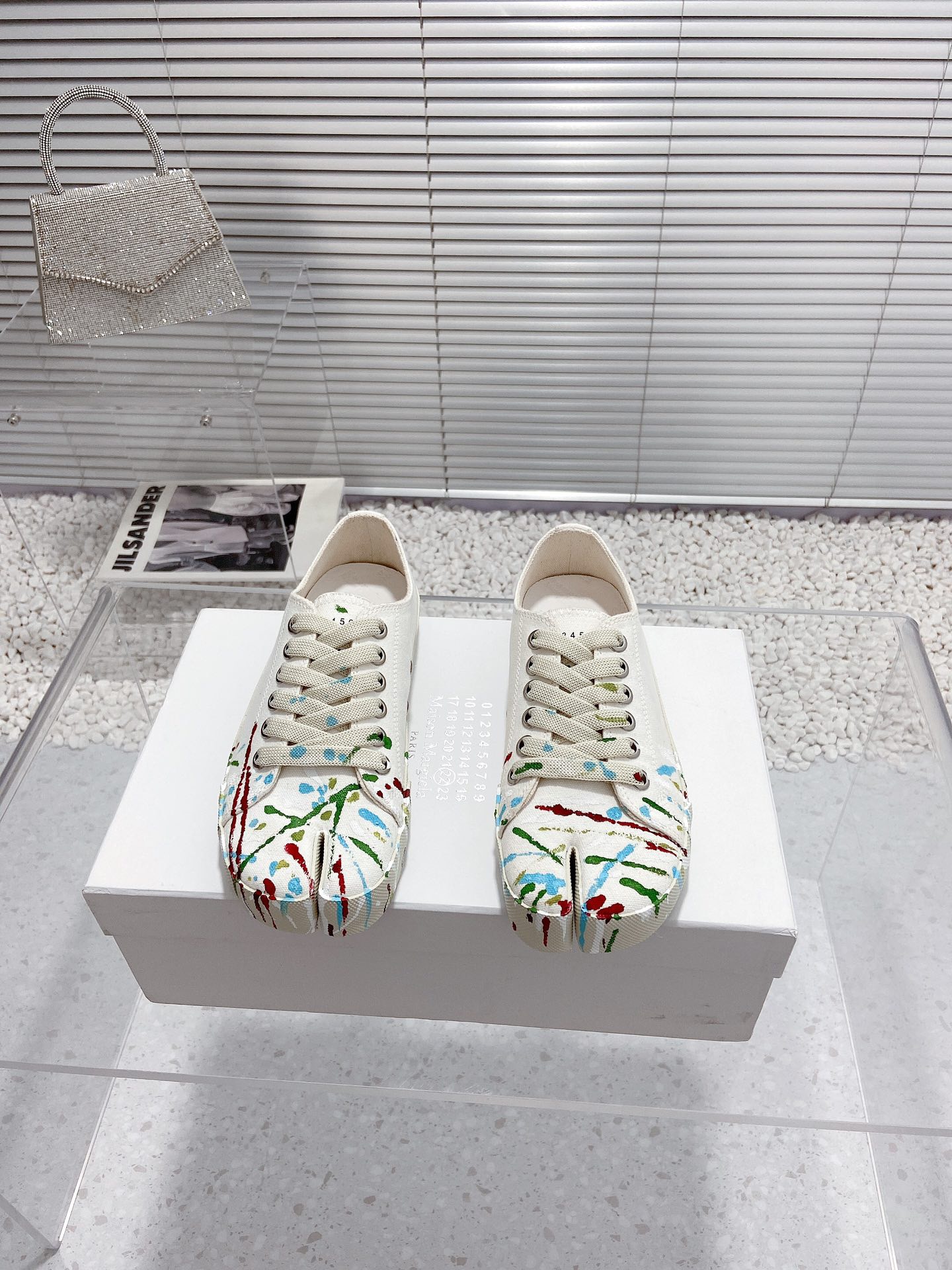 Maison Margiela Tabi white