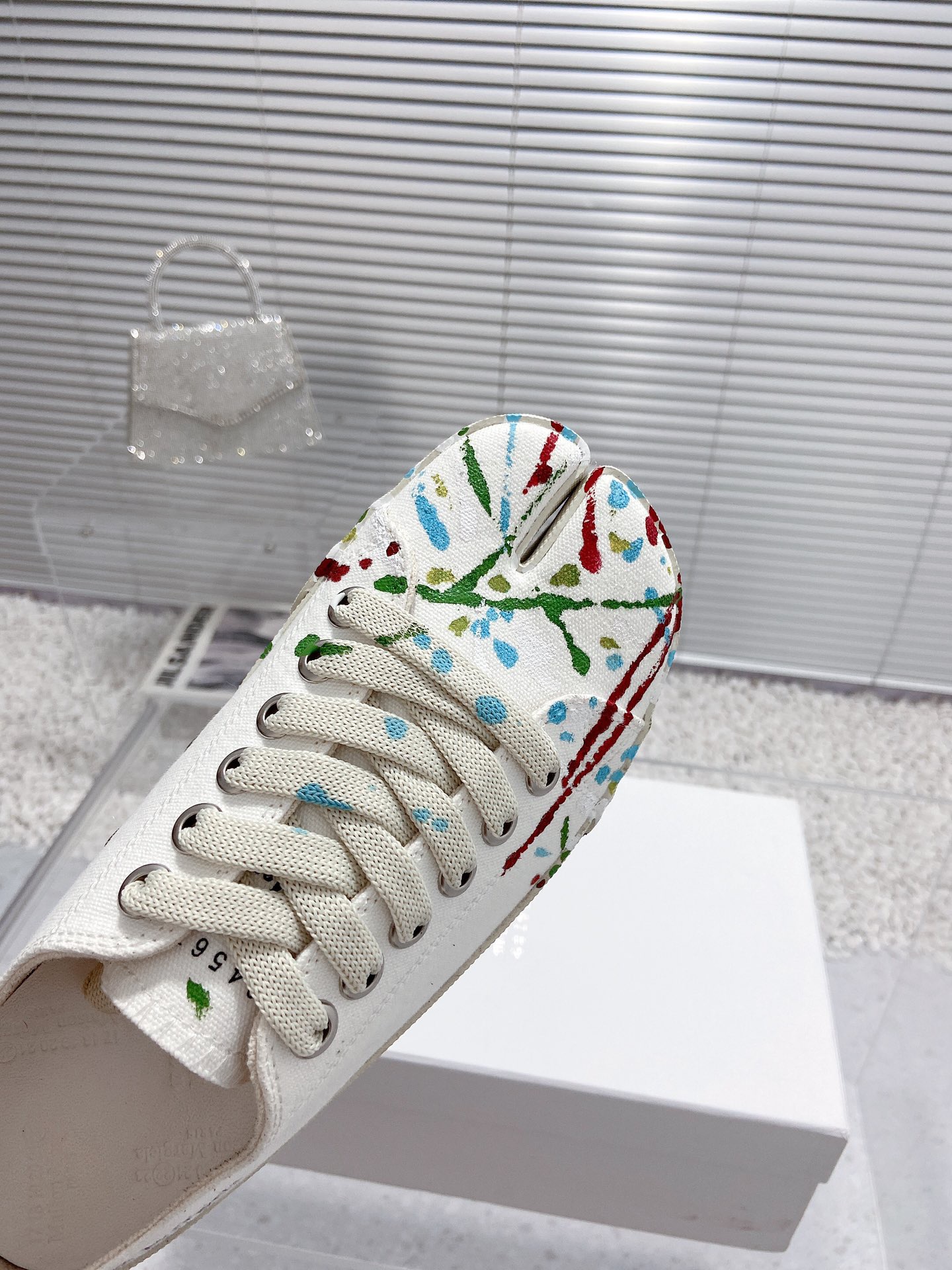 Maison Margiela Tabi white