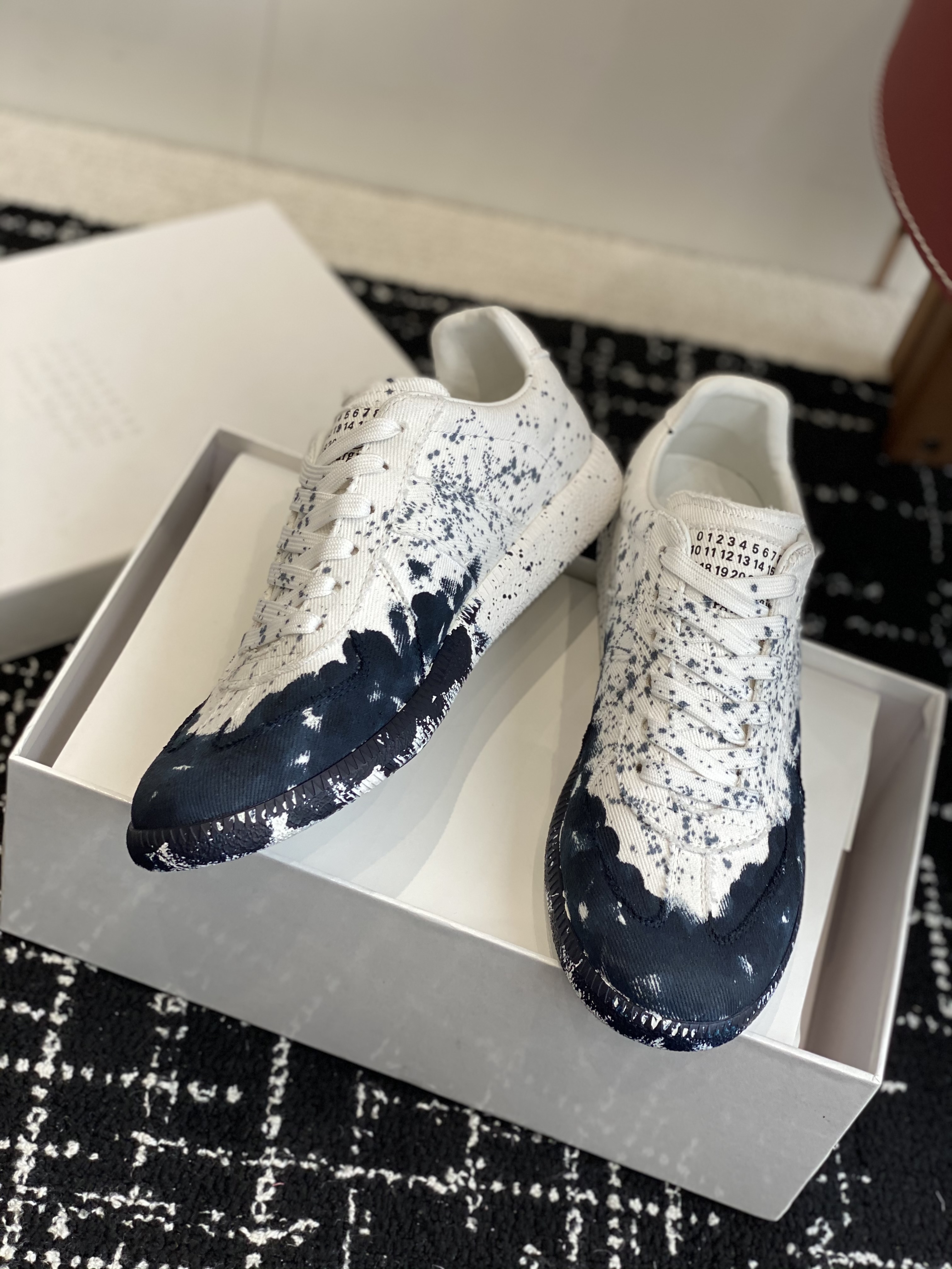 Maison Margiela Replica white and blue sneaker