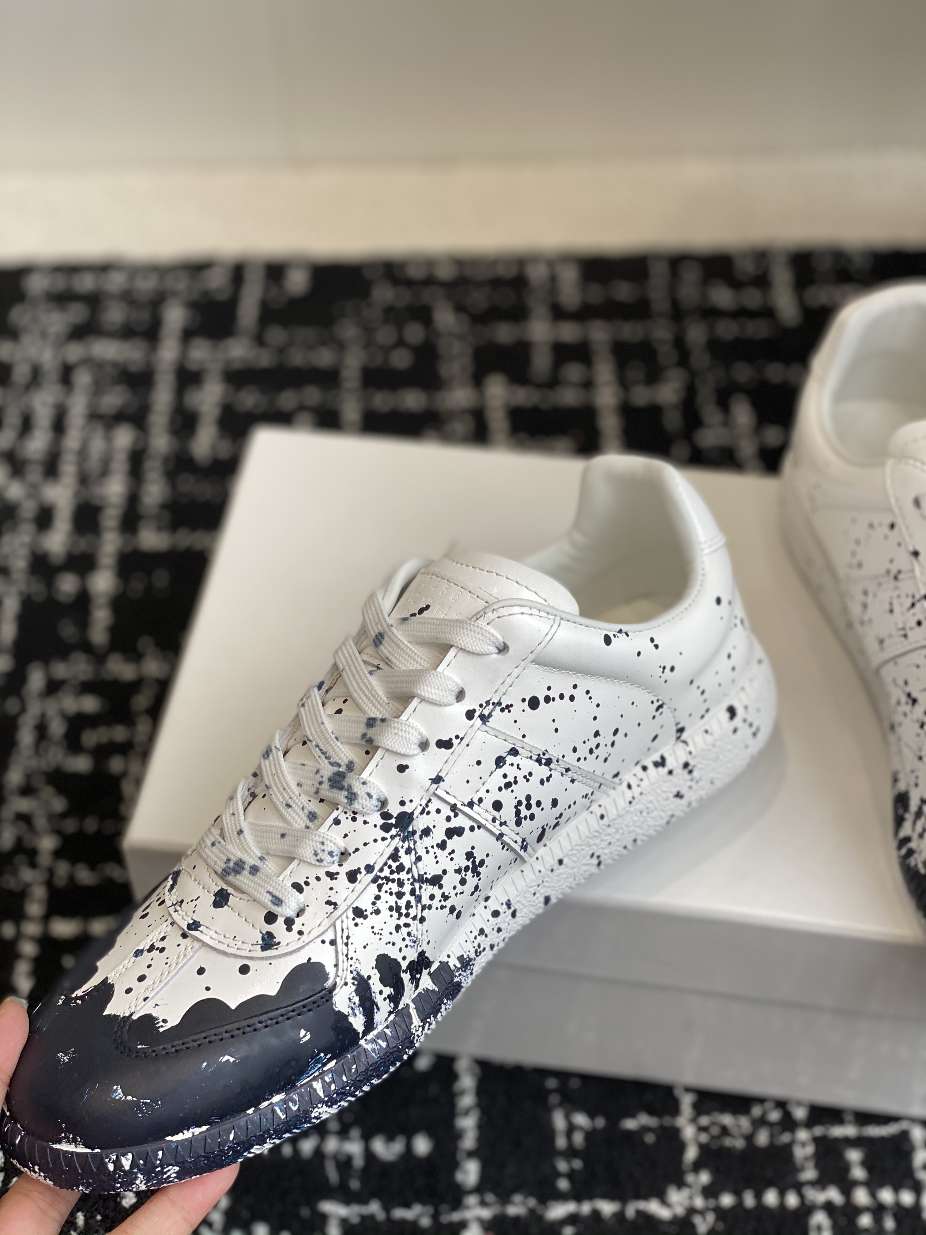 Maison Margiela Replica White and black sneaker