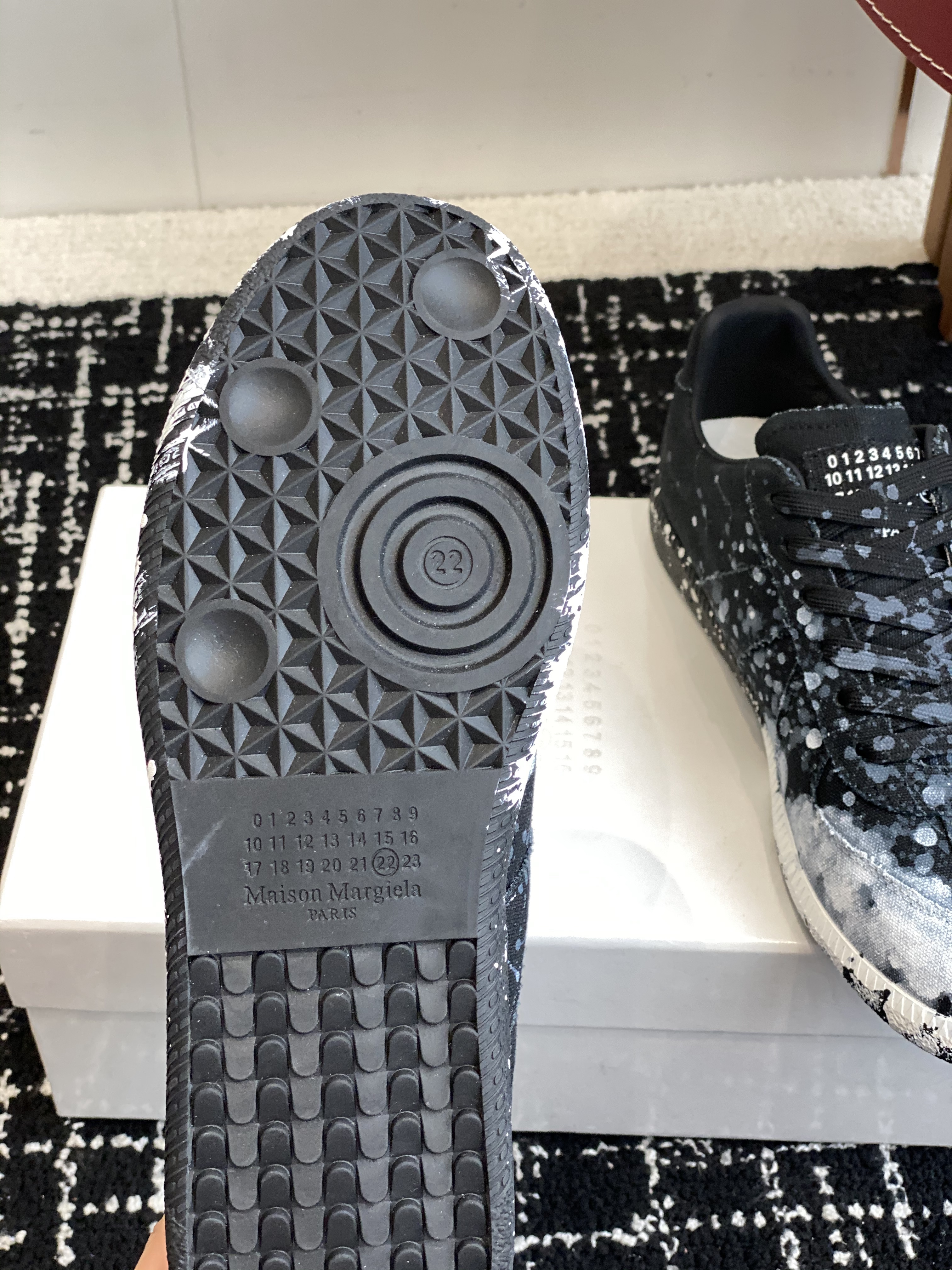 Maison Margiela Replica black sneaker