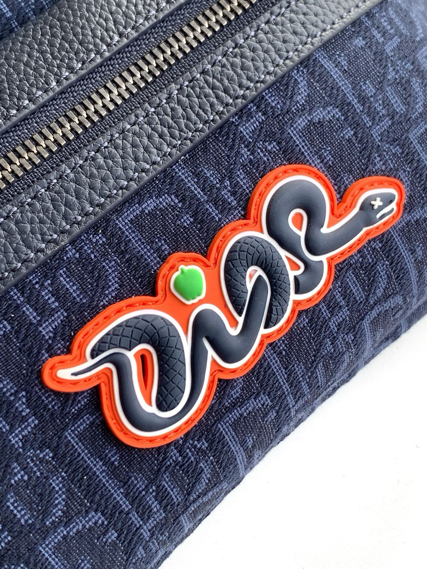 Dioor AND KAWS bumbag 1ESBO077OUP_H56342 blue