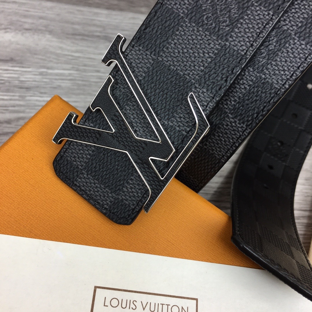 LV Initiales 40MM Reversible Belt M0668Q