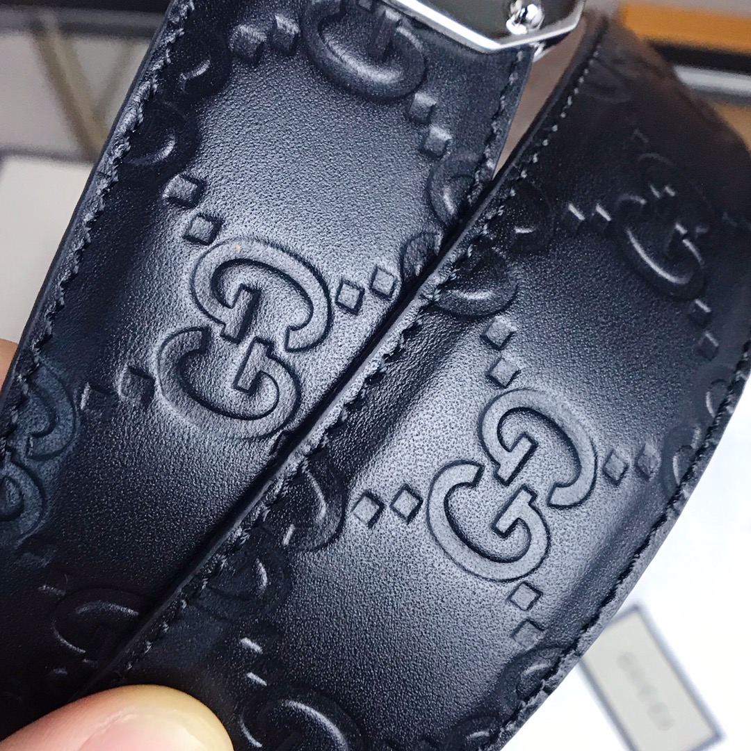 Gucci Signature leather belt 403941