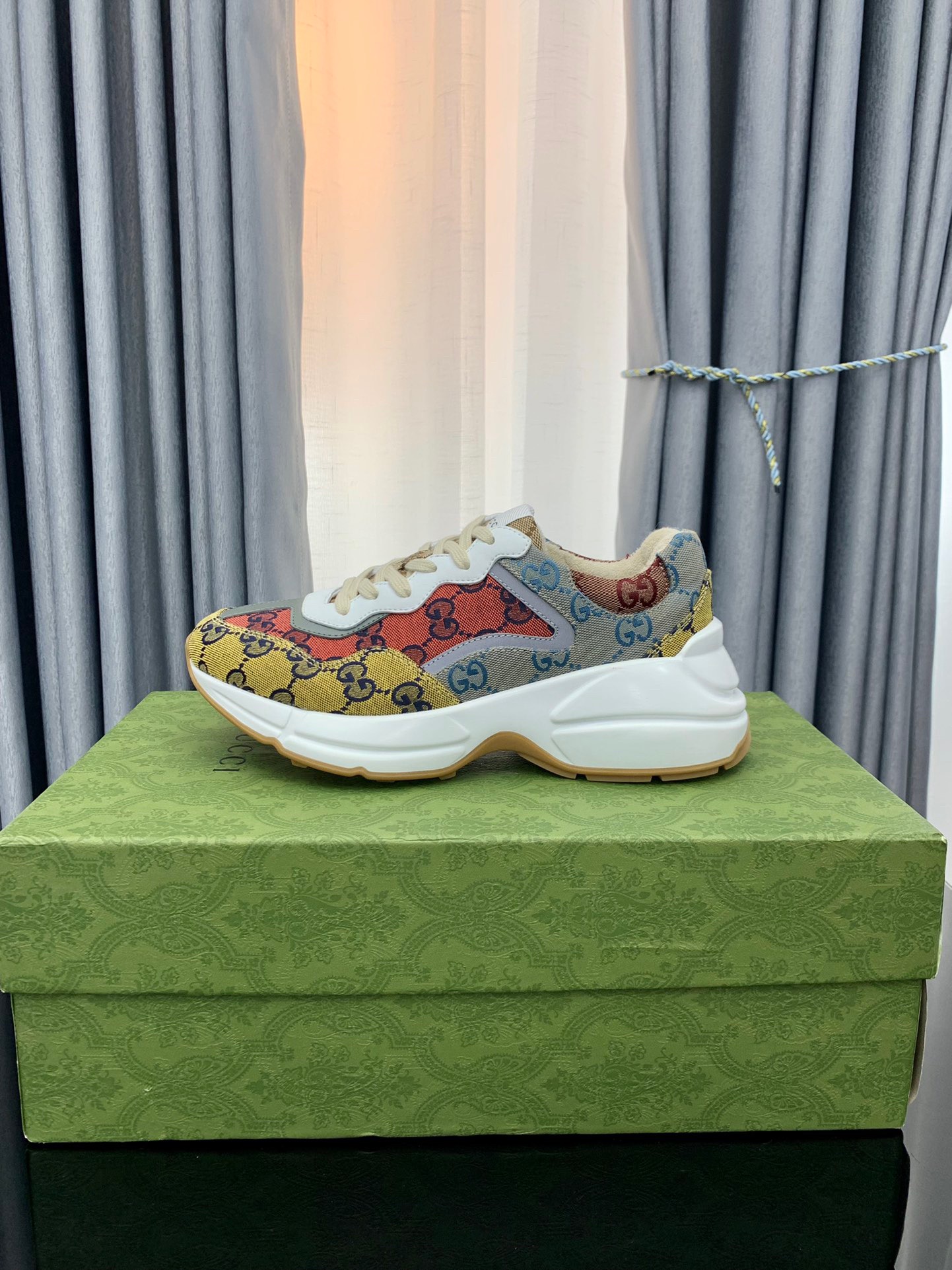 Guccii1 Rhyton sneaker
