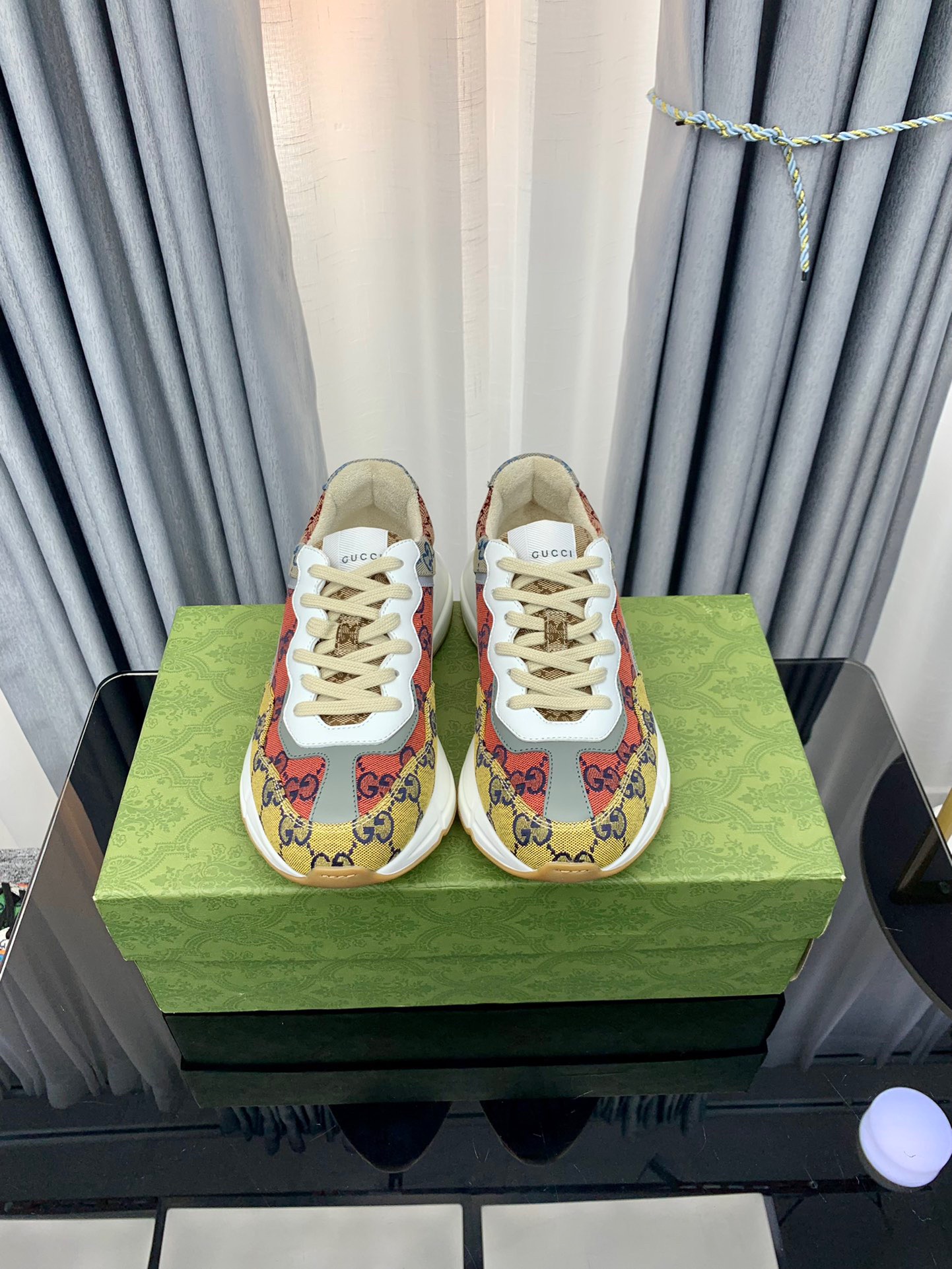 Guccii1 Rhyton sneaker