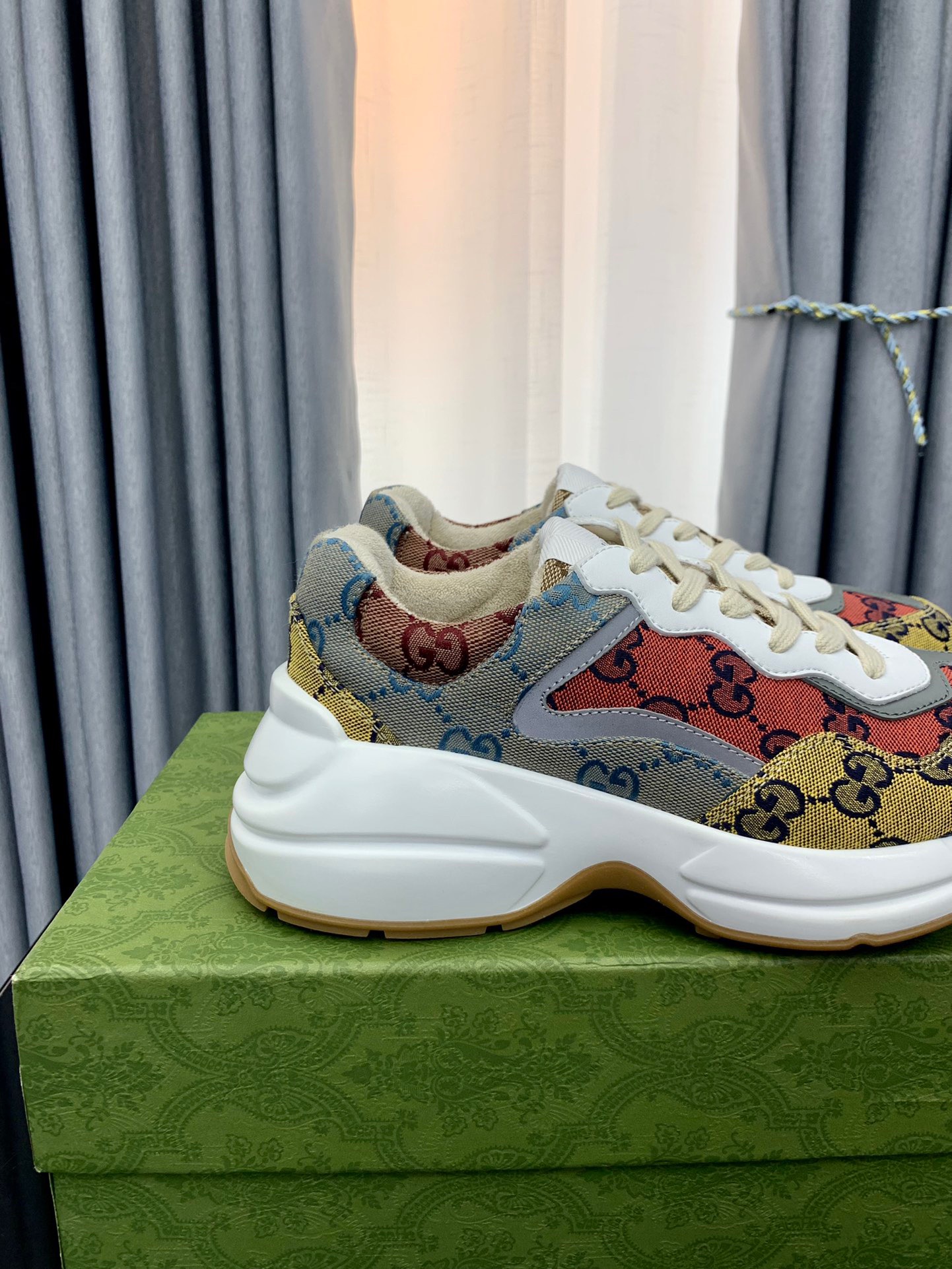 Guccii1 Rhyton sneaker