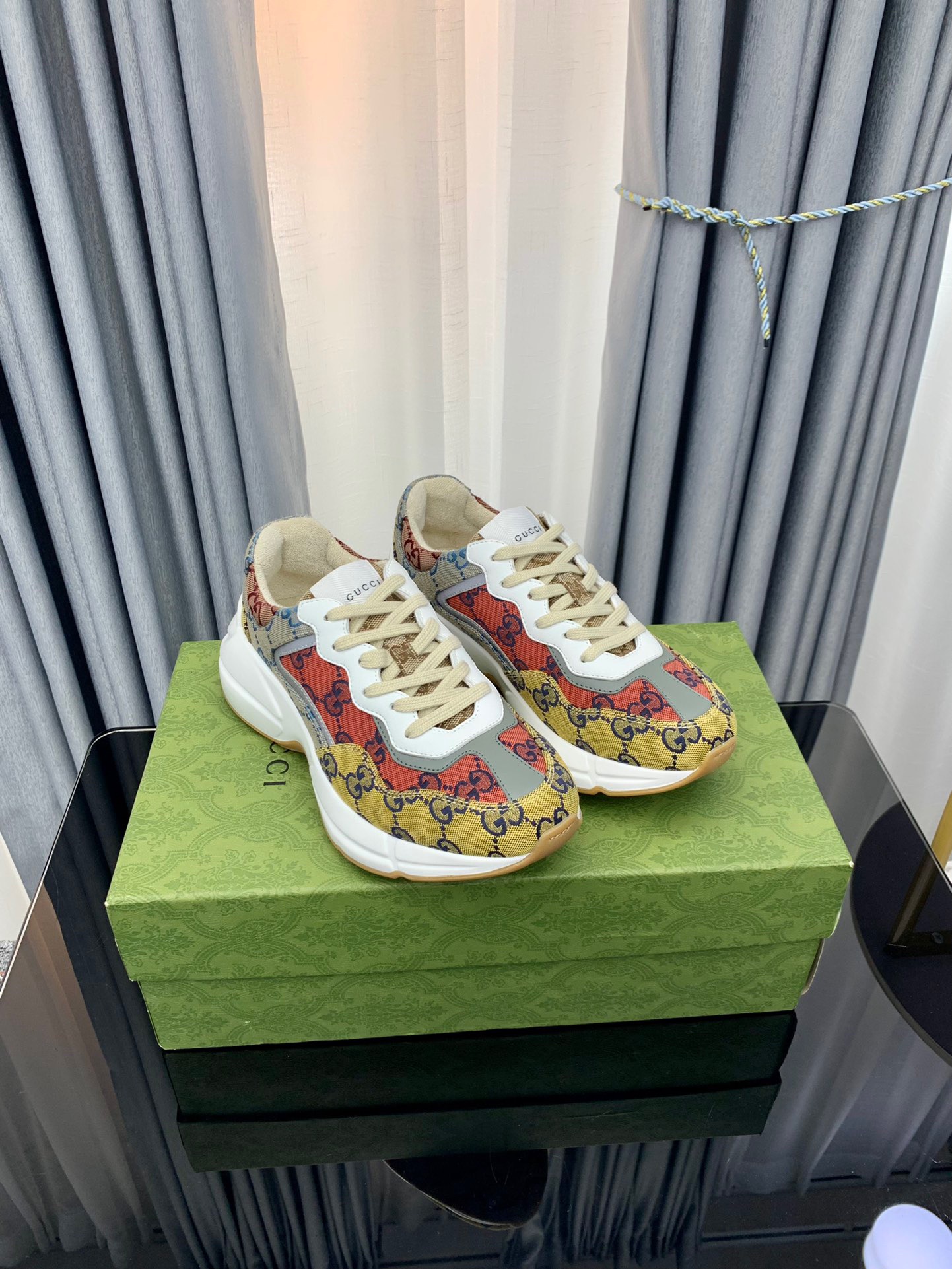 Guccii1 Rhyton sneaker