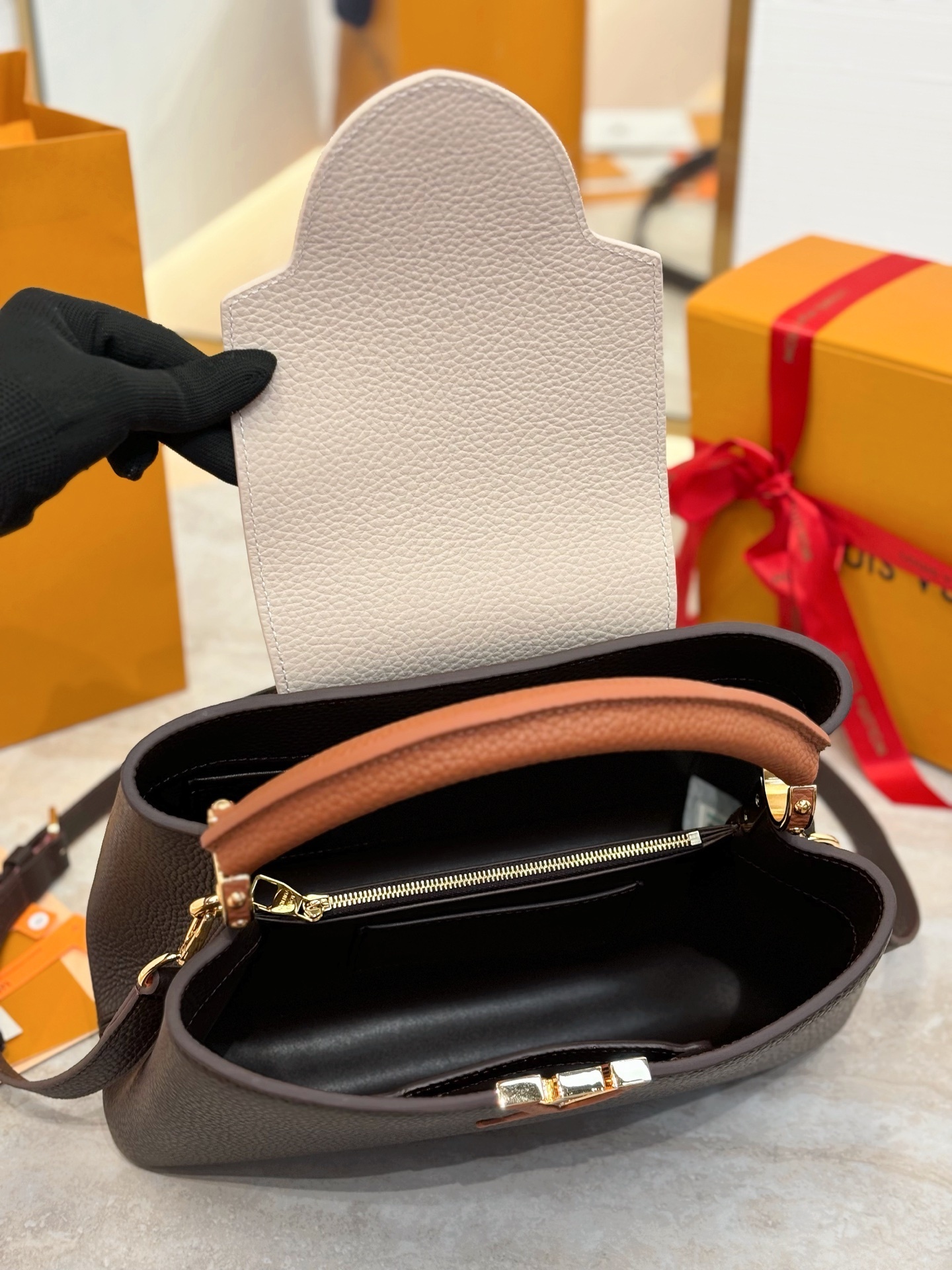 LV Capucines bag 31.5*20*11CM