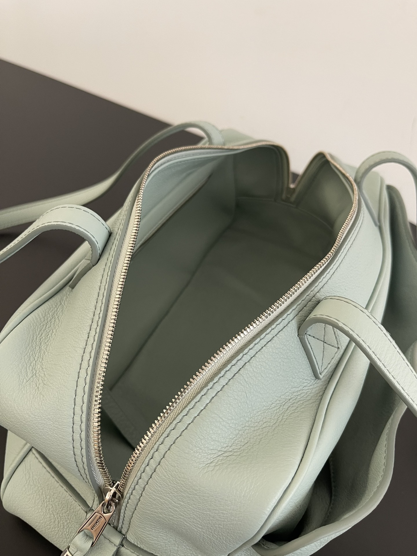 Balenciaga Carrie 26.9*13.9*5.3cm