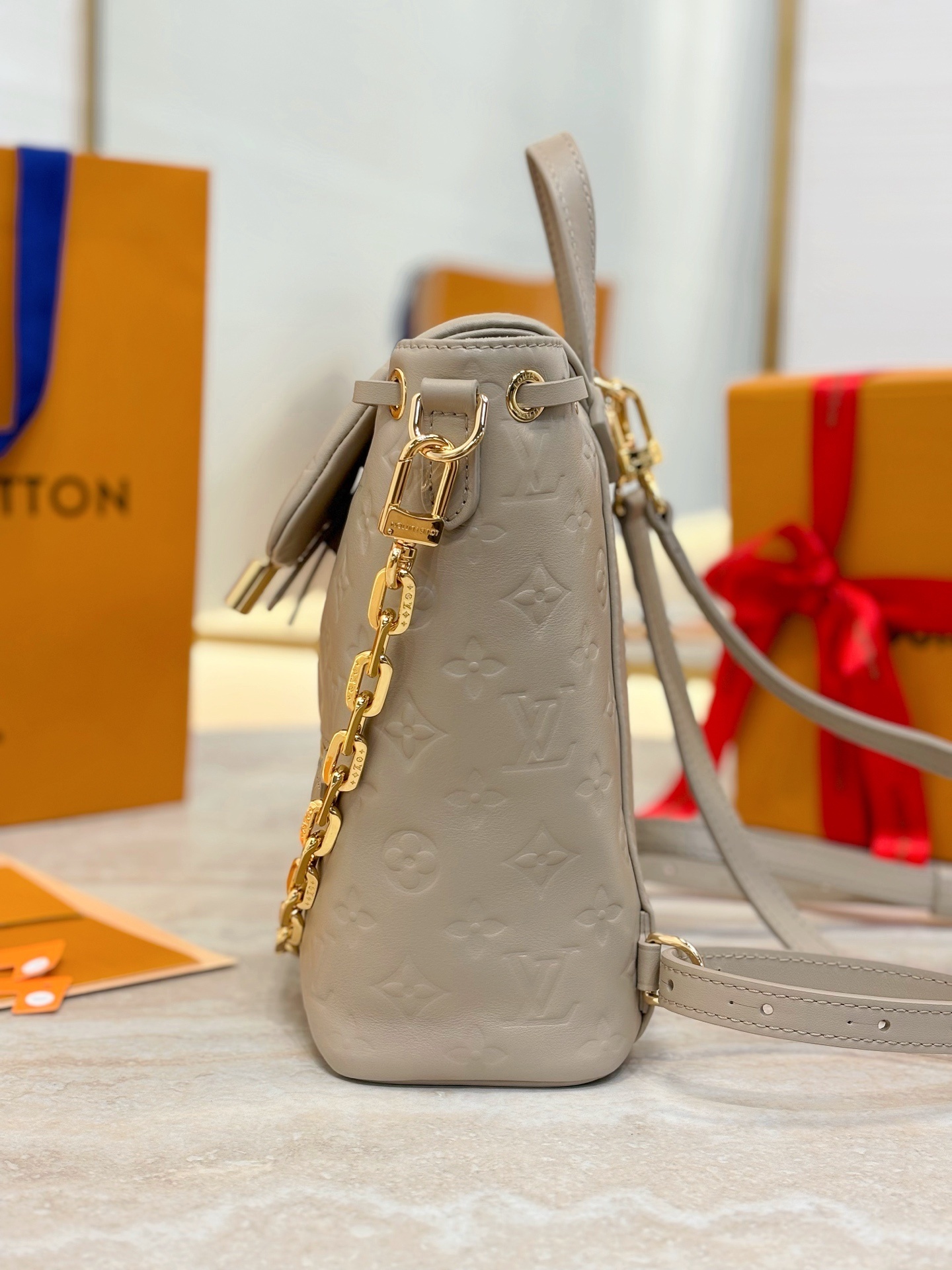 LV Coussin Backpack 26*21*10CM