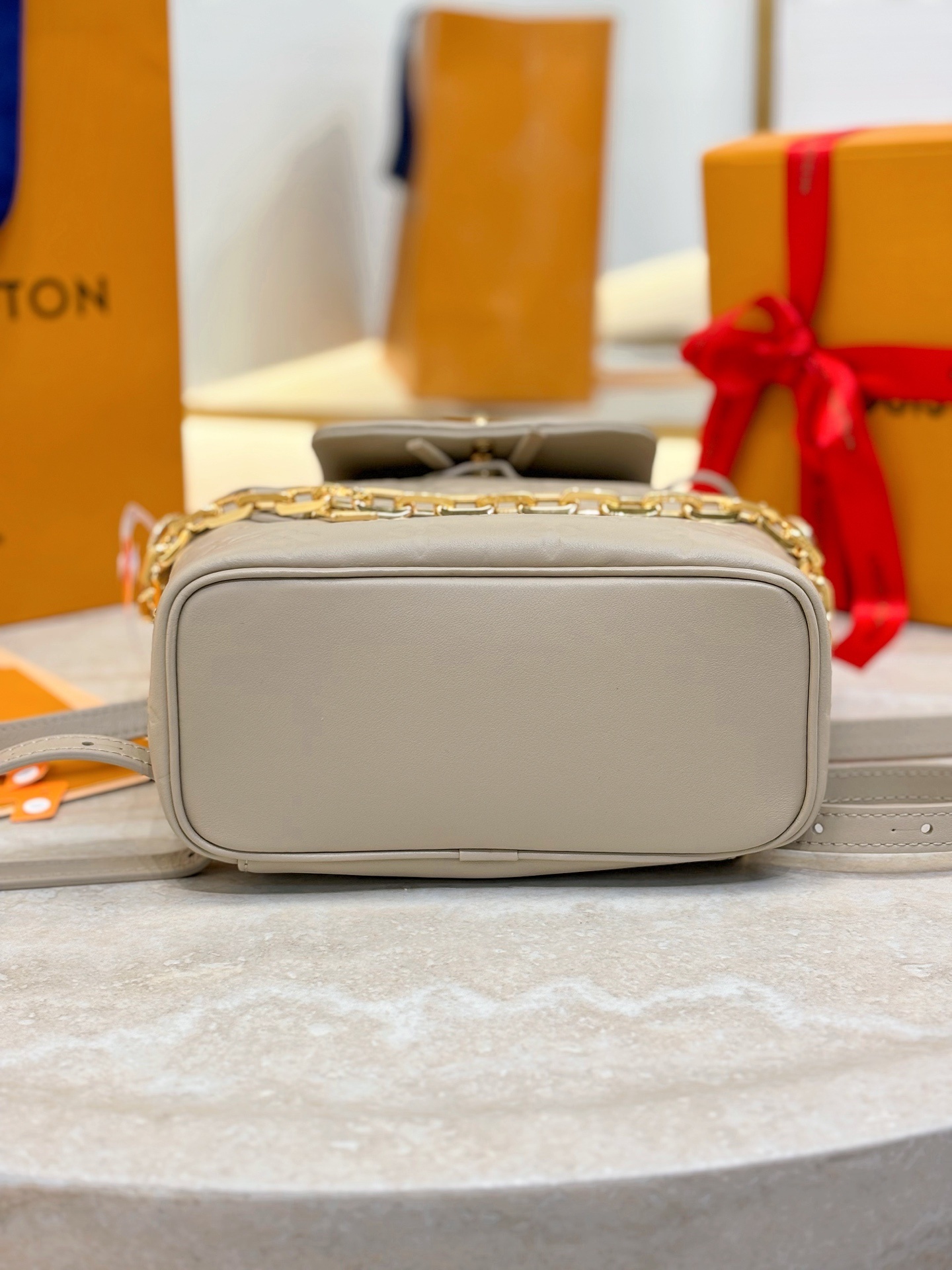 LV Coussin Backpack 26*21*10CM