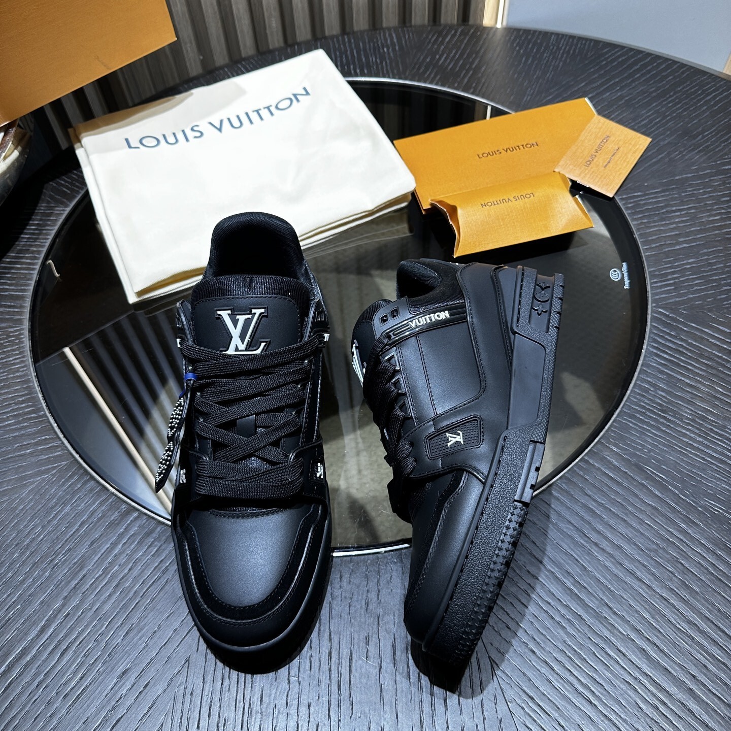 Louis Vuitton trainer black LV