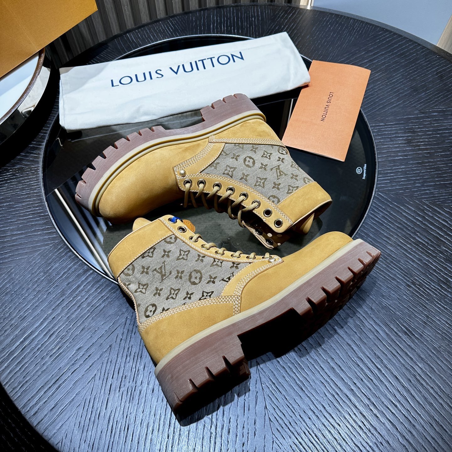 LV Ranger boots 01