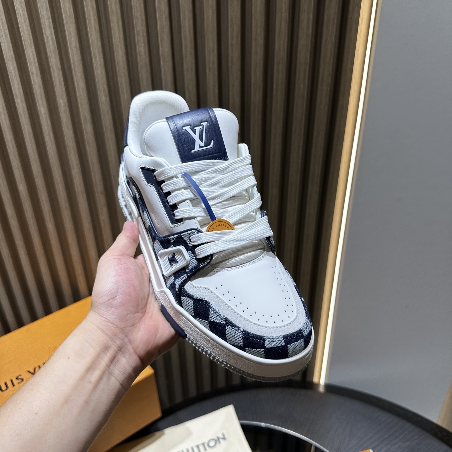 Louis Vuitton LV trainer sneaker 01